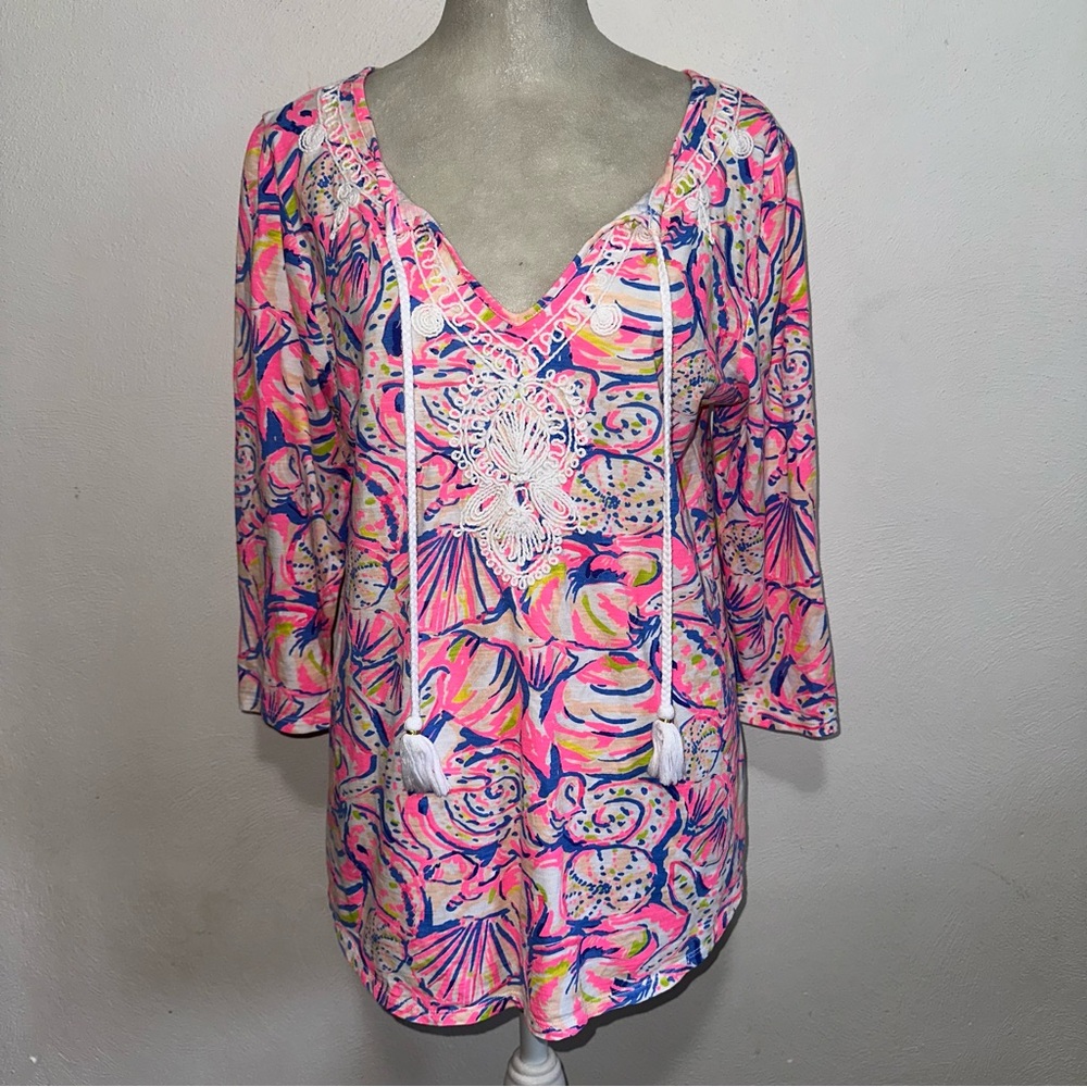 Lilly Pulitzer “Shell of a Time” Holly Top - Picture 2 of 13